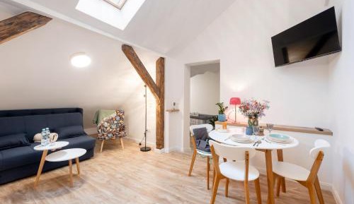 One-Bedroom Deluxe Apartment