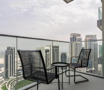 One-Bedroom Apartment with Balcony