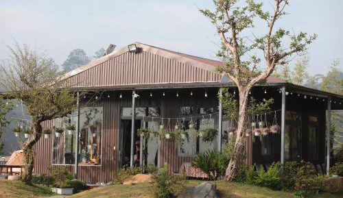Villa with Garden View