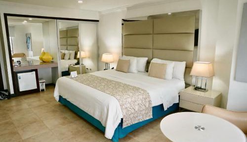 Deluxe King Room with Balcony