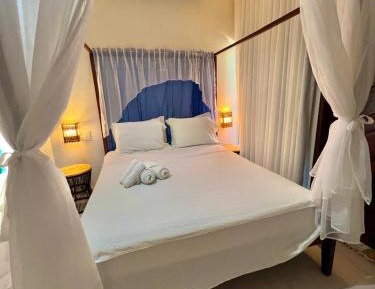 Deluxe Double Room with Side Sea View
