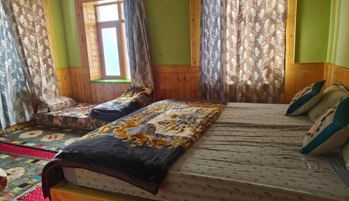 Double Room with Shared Bathroom