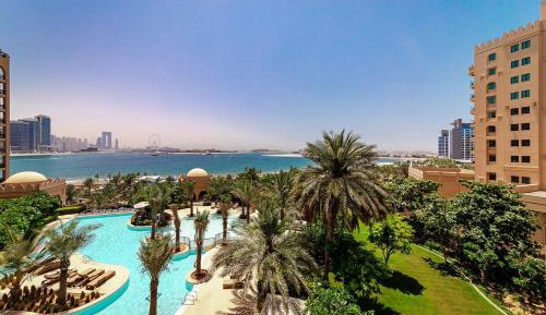 Two-Bedroom Deluxe Apartment with Balcony