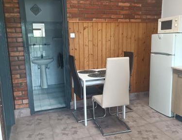 Deluxe Double Room (2 Adults + 1 Child)