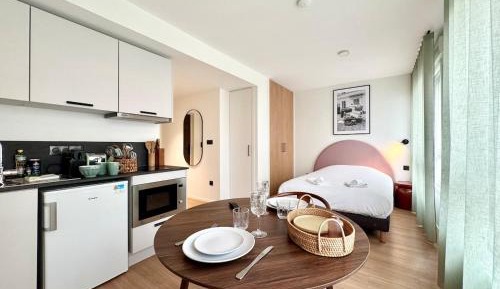 One-Bedroom Deluxe Apartment