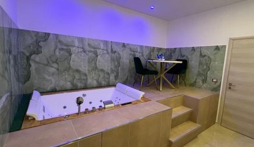 Superior King Suite