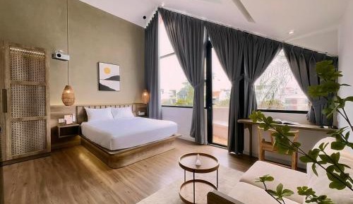 Deluxe Double Room with Balcony