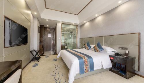 King Room with Mountain View - Non-Smoking