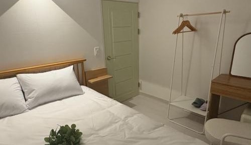 One-Bedroom Standard Apartment