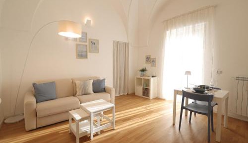 One-Bedroom Apartment with City View