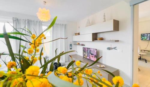 Apartment with Garden View