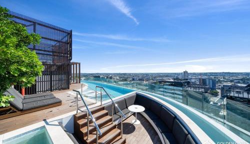 One-Bedroom Apartment with Balcony