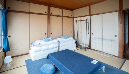 Economy Triple Room with Shared Bathroom