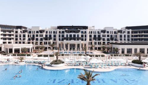 Two-Bedroom Apartment with Balcony and Sea View