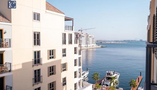 One-Bedroom Apartment with Sea View