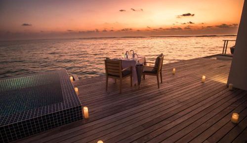 Sunset water villa with private pool  & free access to VIP seaplane lounge on arrival with $50 Spa credit 