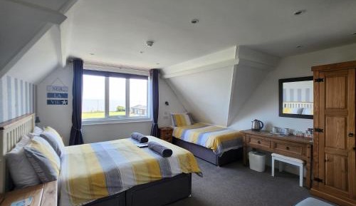 Triple Room with Sea View