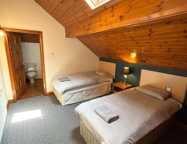 Twin Room with Private Bathroom