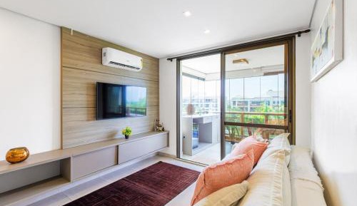 Three-Bedroom Apartment with Balcony