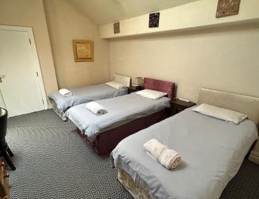 Triple Room with Private Bathroom