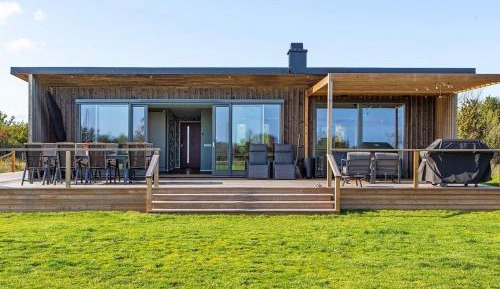 Three-Bedroom Holiday Home 