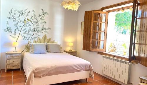 Family Room with Garden View