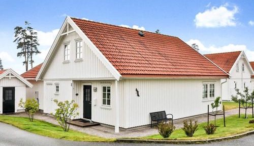 Four-Bedroom Holiday Home