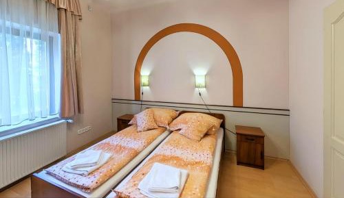 Twin Room with Bathroom