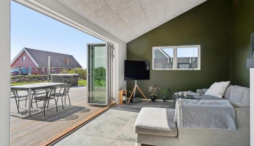 Five-Bedroom Holiday Home