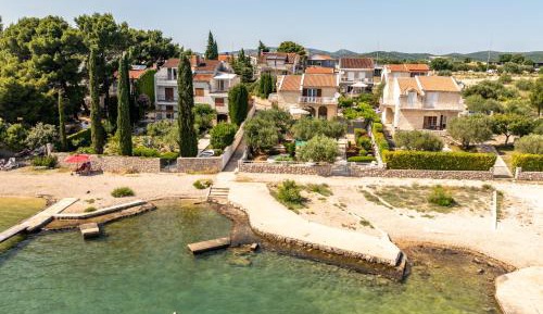 Villa - Beach Front