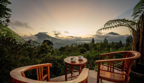Suite with Mountain View