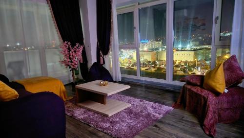Two-Bedroom Deluxe Apartment with Balcony