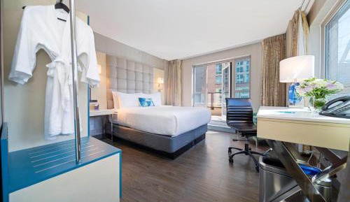 Deluxe Queen Room with Two Queen Beds