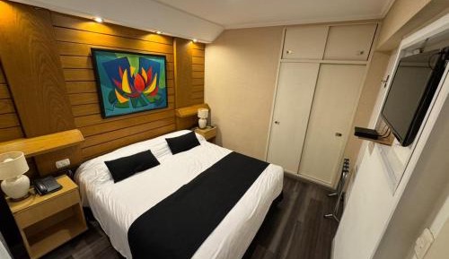 Suite with Hot Tub