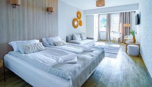 Two-Bedroom Apartment with Lake View