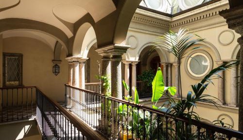 Four-Bedroom Deluxe Apartment