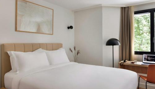 Queen Room