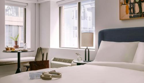 Superior Studio Apartment with Queen Bed