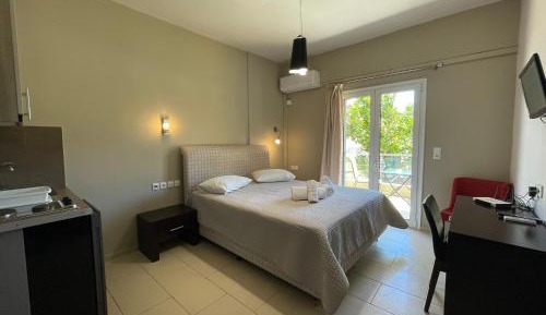 Studio Apartment with One Double Bed