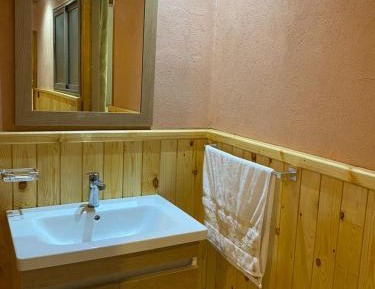 8-Bed Mixed Dormitory Room