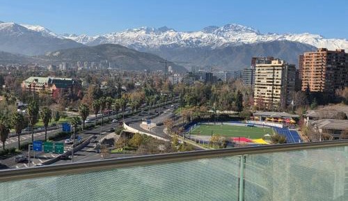 Apartment with Mountain View