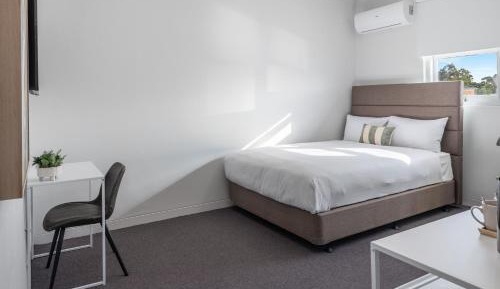 Deluxe Queen Room