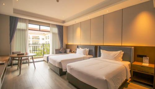 Twin Room with Pool View