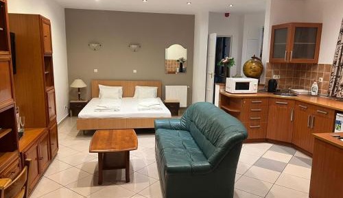 Two-Bedroom Apartment (4 Adults)