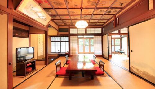 Japanese-Style Suite Room A – Shared Hot spring Bath & Garden View