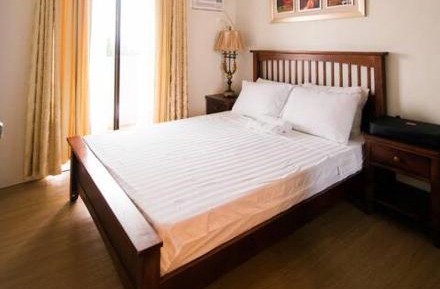 Deluxe Two-Bedroom Apartment with Garden View