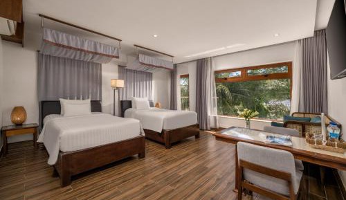 Deluxe Twin Room with Sea View
