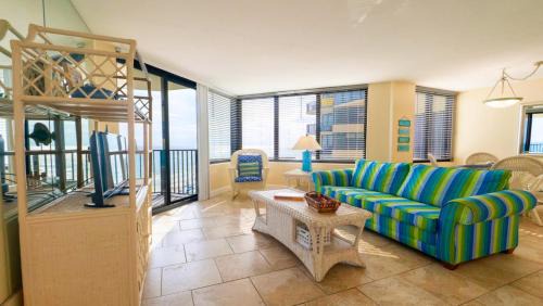 One-Bedroom Apartment with Ocean View