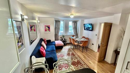 Three-Bedroom Deluxe Apartment