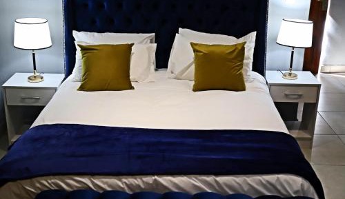 Deluxe Double Room (2 Adults + 1 Child)